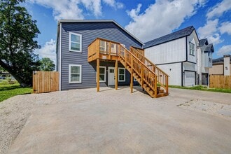 Building Photo - 4014 Dreyfus St