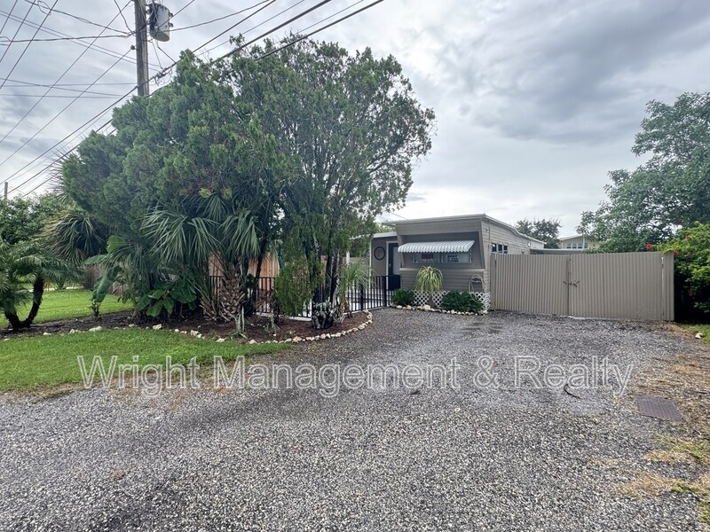 Primary Photo - 14915 Old Dixie Hwy
