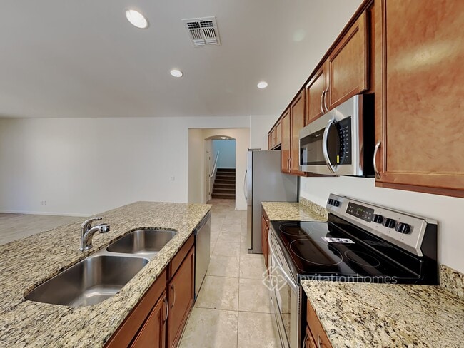 Building Photo - 1465 S Colt Dr