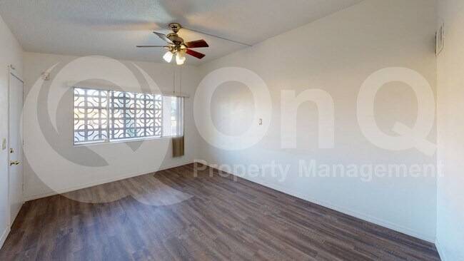 Foto del edificio - 652 N Drew St W
