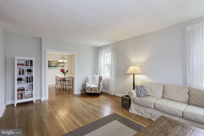 Foto del edificio - 3051 Idaho Ave NW