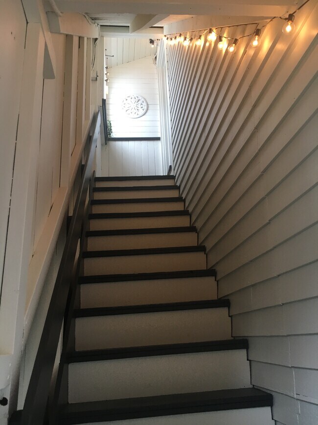 Building Photo - 44 Howie St