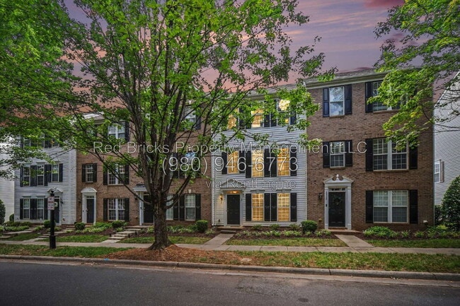 Building Photo - 15764 Castle Watch Ave