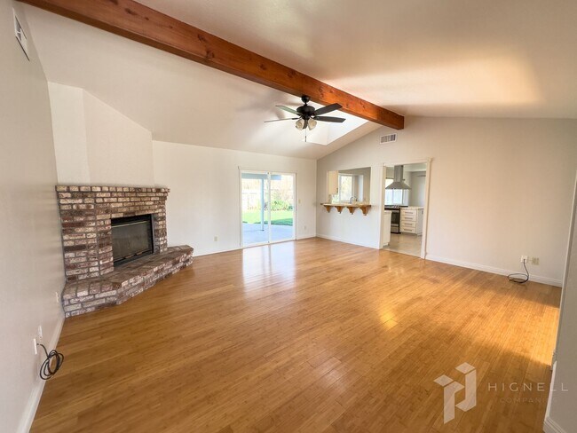 Foto del edificio - Spacious Chico Home with Pool! LANDSCAPING AND POOL SERVICE INCLUDED!