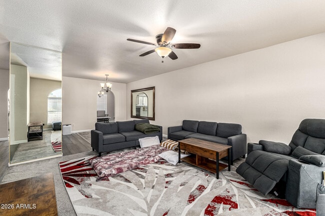 Building Photo - 2502 E Malibu Dr