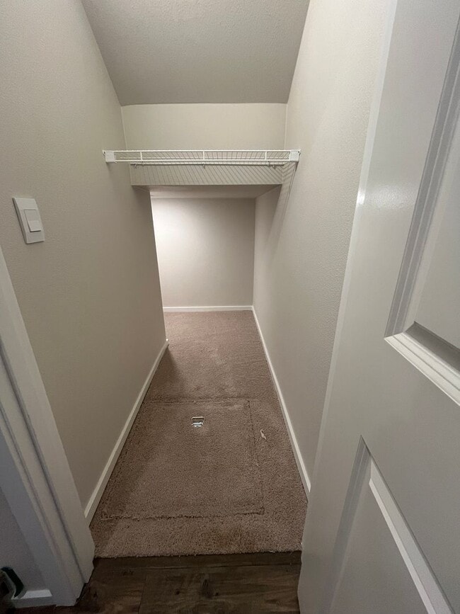 Foto del edificio - BRAND NEW CONSTRUCTION 4-bedroom 2.5-Bathrooms