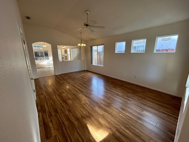 Building Photo - 8467 Heritage Hill Dr