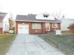 Foto principal - 3 Bed - 2 Full Bath Cape Cod for Rent in E...