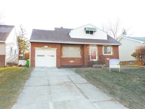 Building Photo - 24080 Glenbrook Blvd