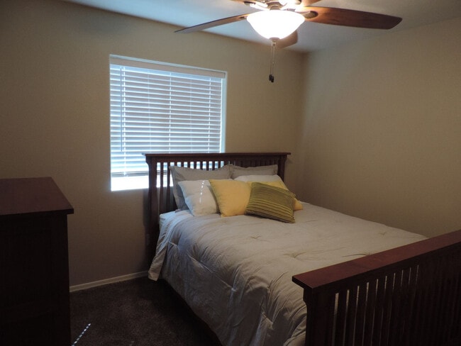 Building Photo - 818 Talley Ln