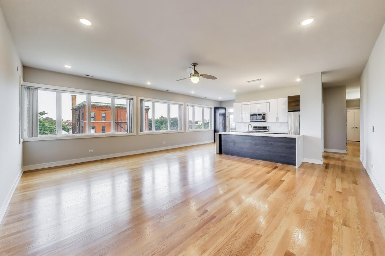 Foto principal - 1641 W Grand Ave