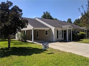Building Photo - 3101 Lucas Ln SW