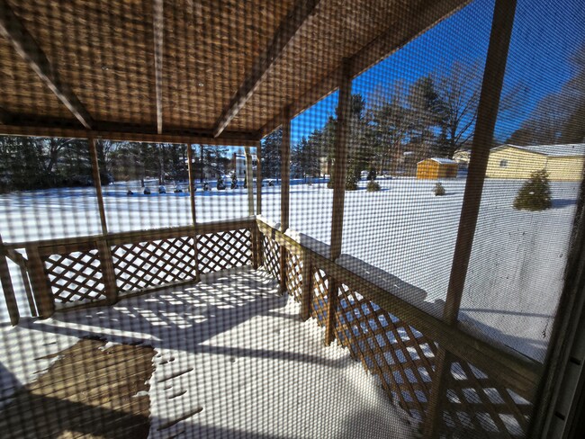 Área del patio trasero - 836 Oak Hill Rd