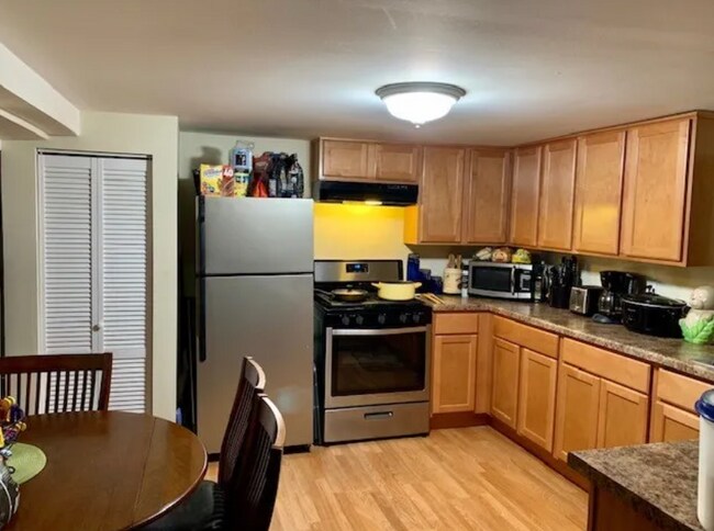 Foto del edificio - 3647 N Newland Ave