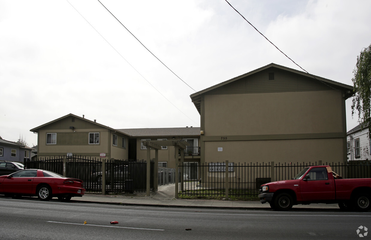 Building Photo - 755 Alcatraz Ave
