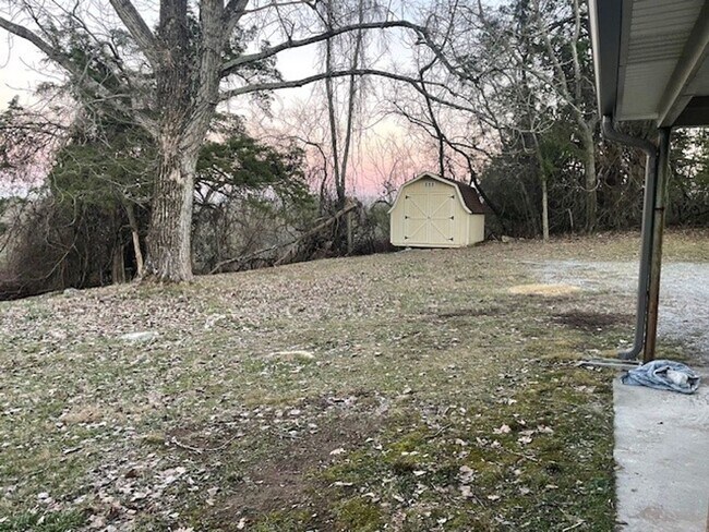 Building Photo - Beautiful Home on 5 Acres in Mt. Juliet, TN!