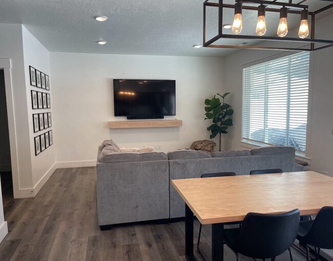 Foto del edificio - 321 S 680 W