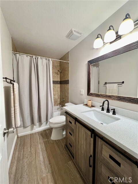 Building Photo - 247 Streamwood