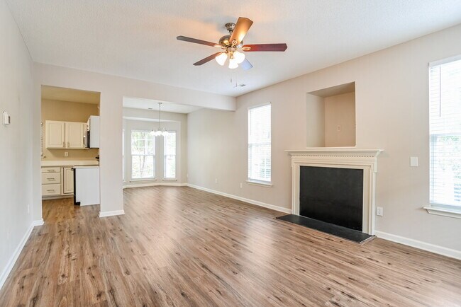 Building Photo - 12411 Cumberland Crest Dr