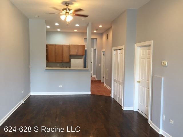 Building Photo - 624-628 S Racine Ave