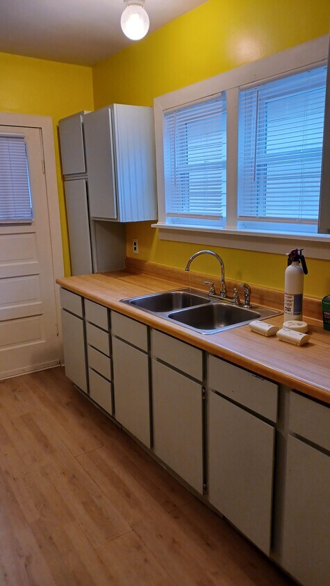 Primary Photo - 226 N 5th St