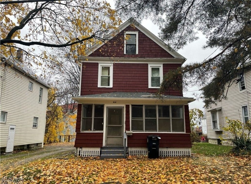 518 Rentschler St Akron, OH 44304 – photo 1