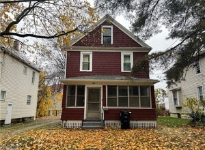 Building Photo - 518 Rentschler St