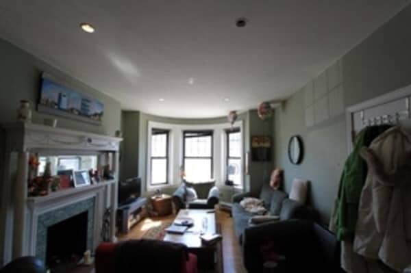 Building Photo - 529 Newbury St