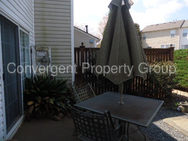 Foto del edificio - Waterford Park 2BR Townhome