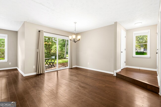 Building Photo - 651 Stratford Green Way