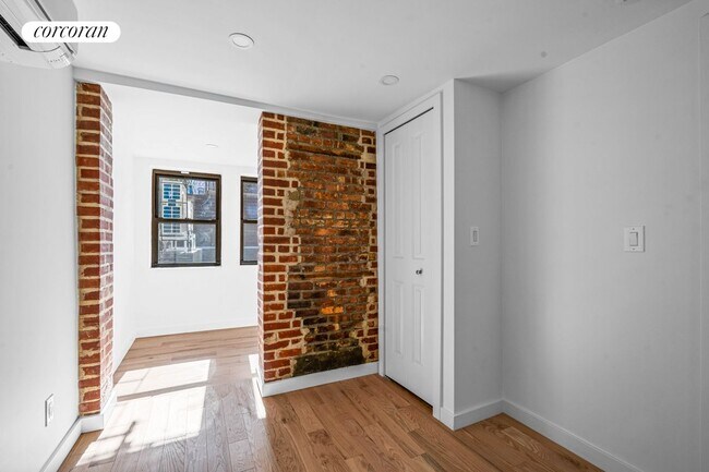 Building Photo - 132 Carroll St