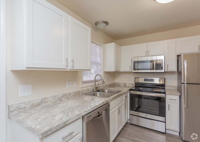 2BR, 1.5BA_ 1,088 SF-Premier Kitchen - The Meadows at Ithaca Townhomes