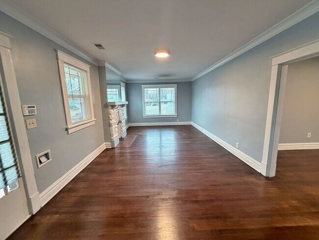 Foto del edificio - Recently Renovated Brick Home Minutes Away from Crosstown, Midtown, Rhodes & More!