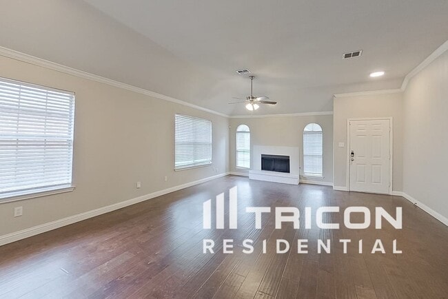 Building Photo - 11313 Newport Dr