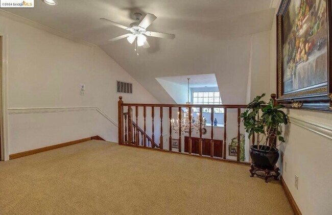 Building Photo - 7 San Andreas Dr