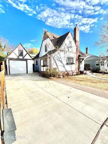 Primary Photo - 531 E Taylor St