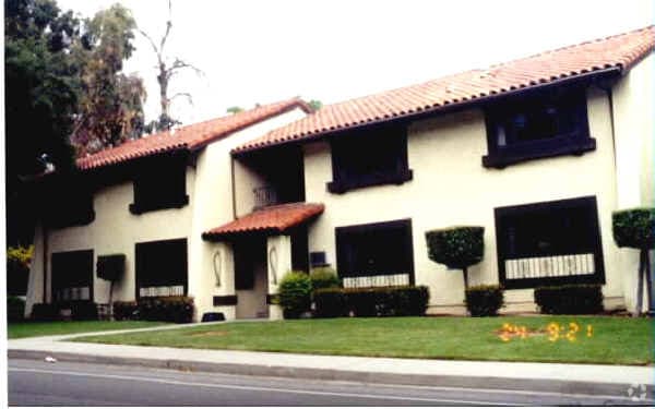 Building Photo - Casa Grande