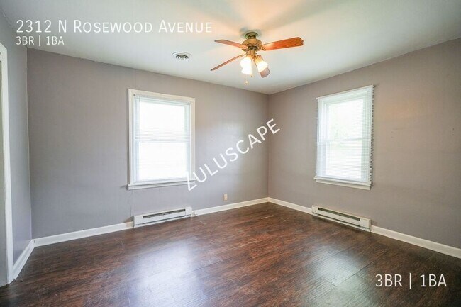 Building Photo - 2312 N Rosewood Ave