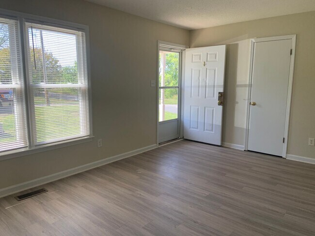 Foto del edificio - 3 BR, 1.5 BA house near Moses Cone