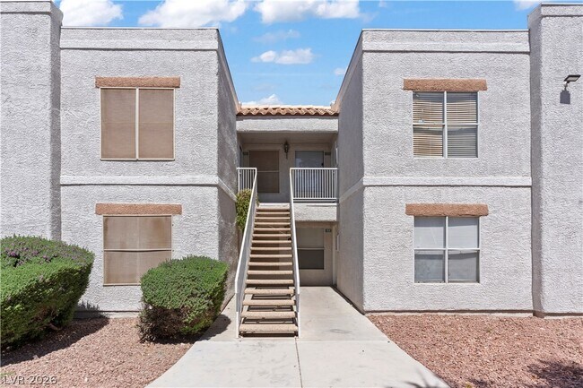 Foto del edificio - 6800 E Lake Mead Blvd
