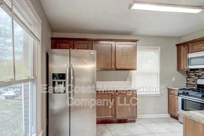 Building Photo - 8529 Ramort Dr