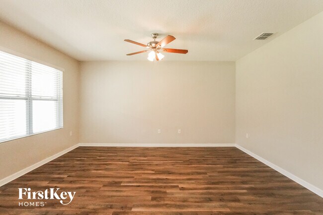 Foto del edificio - 6142 Grey Heron Dr