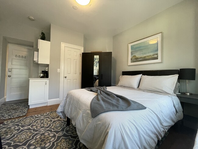 Building Photo - 50 Irving St