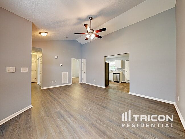 Building Photo - 125 Pinto Dr