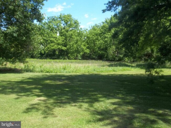 Building Photo - 56 Pineside Dr