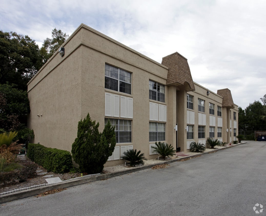 Primary Photo - 415 Lakeview St