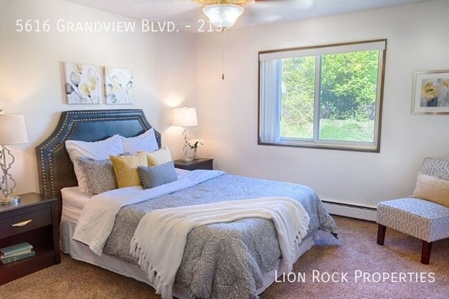 Foto del edificio - 5616 Grandview Blvd