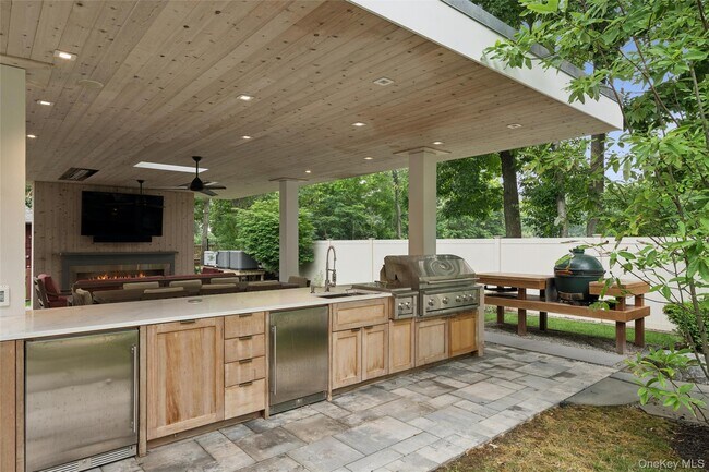 Building Photo - 185 Inlet Ln