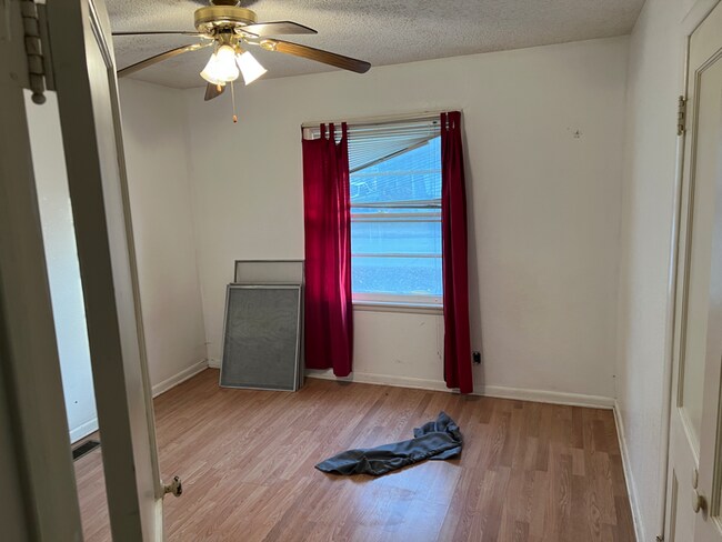 Building Photo - 2023 Maple St