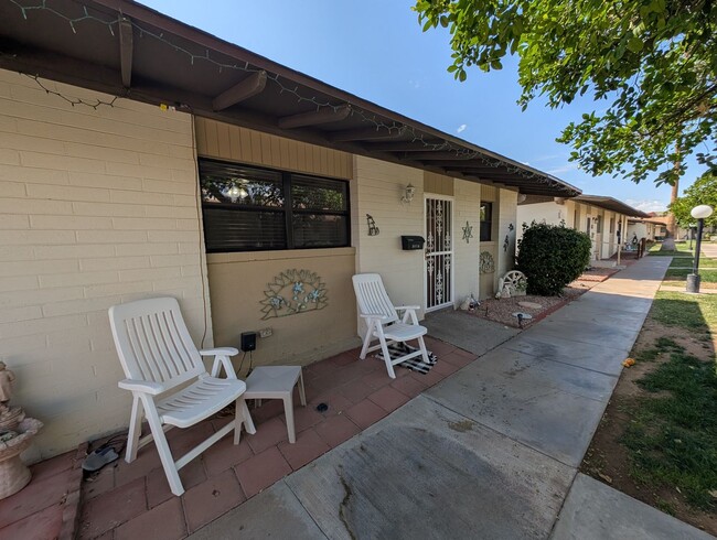 Building Photo - 2 Bedroom Condo Unit in the Polynesian Par...